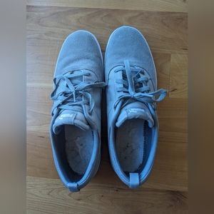 Men's size 13 Puma shoe